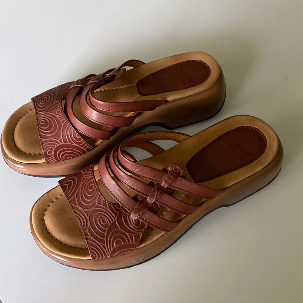 NEW Dansko Sandals